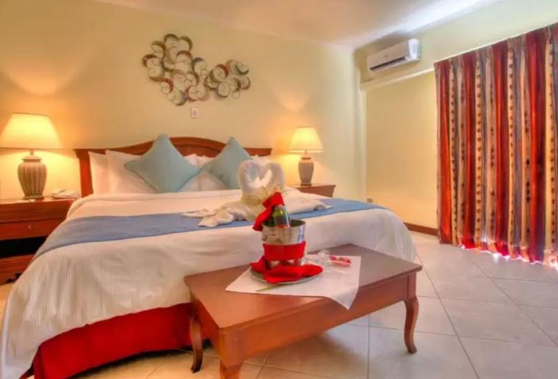 Cara Hotels Trinidad Claxton Bay Экстерьер фото